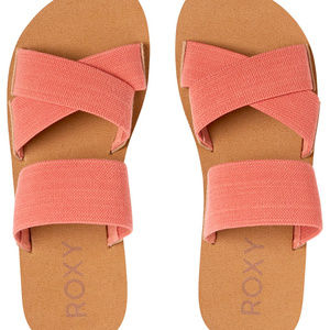 Roxy Shoes size 7 New in the box